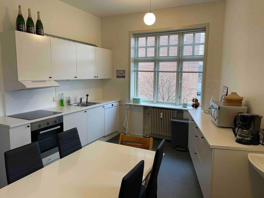 Cozy 4-Bedroom apartment Aalborg Zewnętrze zdjęcie